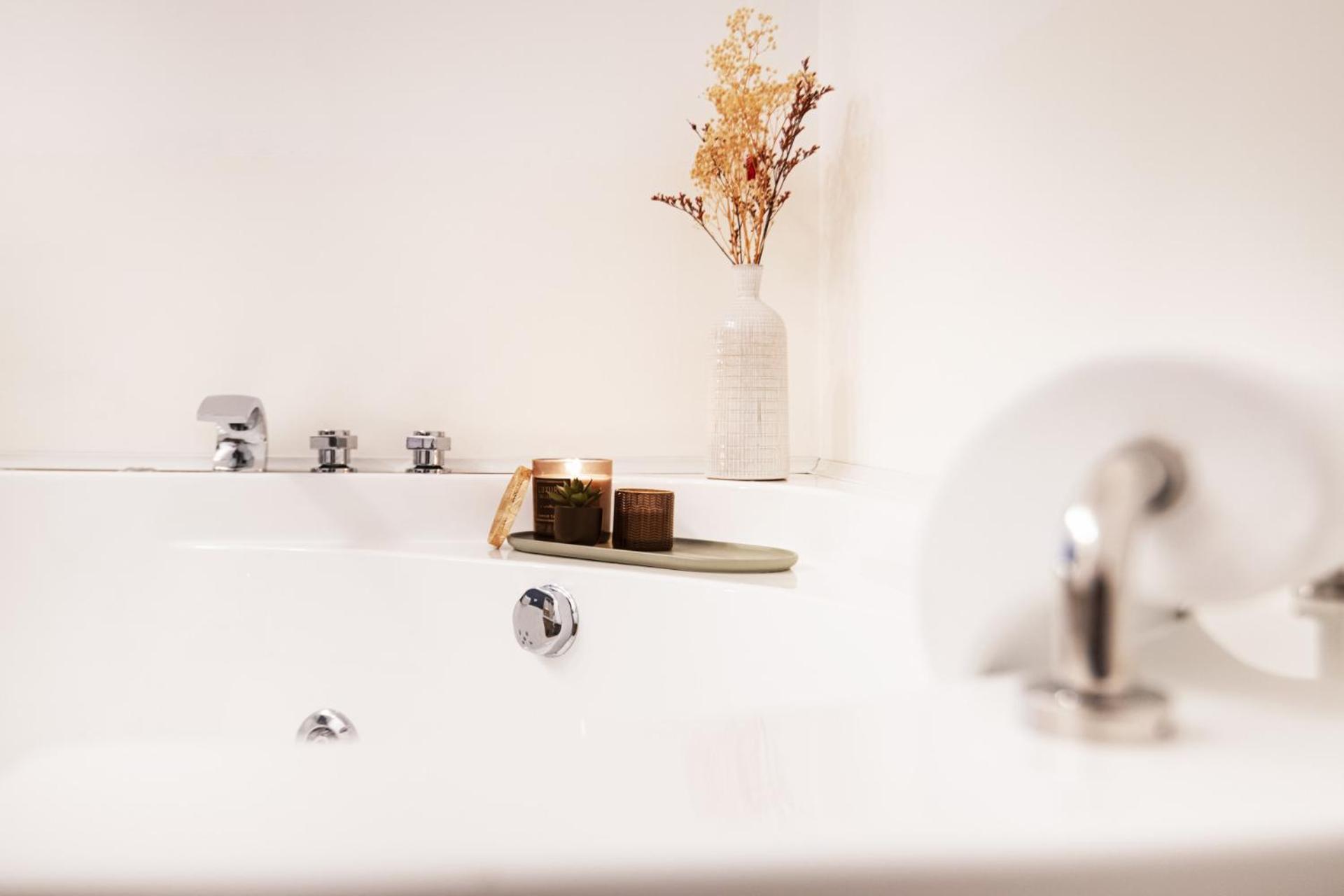 Easylife - Cav102 Raffinato Mono Con Jacuzzi In
